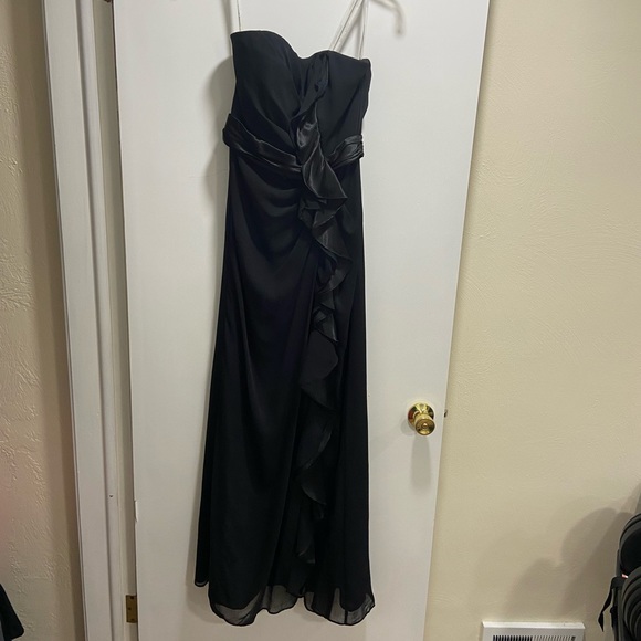David's Bridal Dresses & Skirts - David’s Bridal Dress. Size 4. Black. Beautiful.